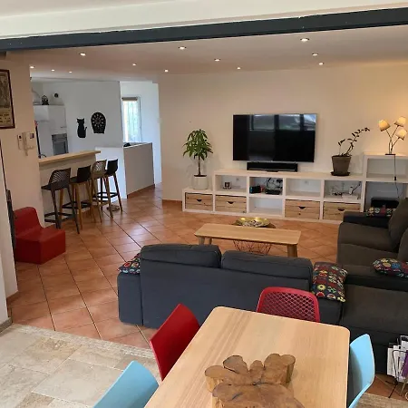 Garrigue Avec Piscine Quartier Planette A Вилла