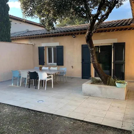Garrigue Avec Piscine Quartier Planette A Ним