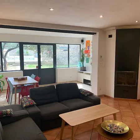 Вилла Garrigue Avec Piscine Quartier Planette A Ним