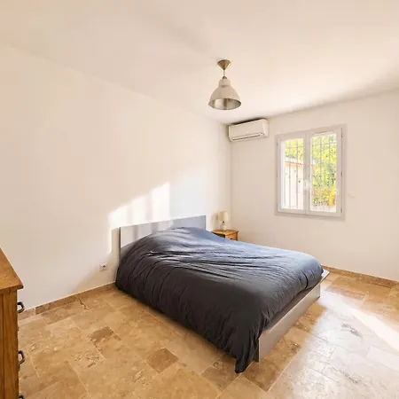 Garrigue Avec Piscine Quartier Planette A